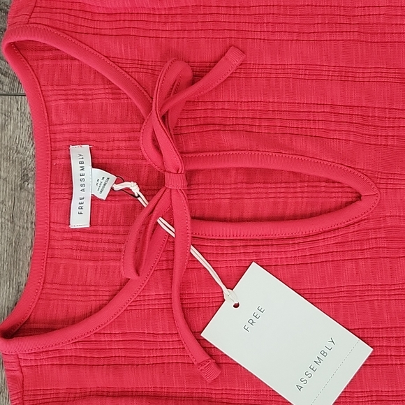 Free Assembly Top - Picture 2 of 4